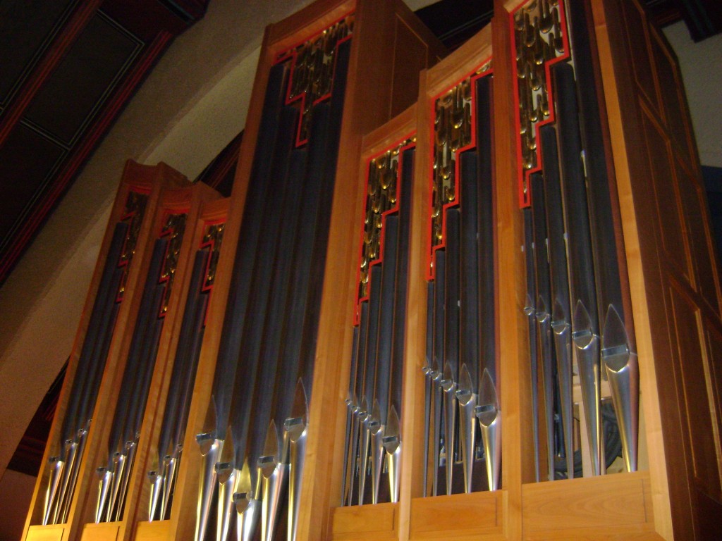 L'orgue Mingot (25jeux) construit en 1999