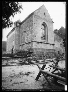 Le chevet vers 1900. Notez la cage de protection en bois à l'arrière du clocher (Albert Naef)